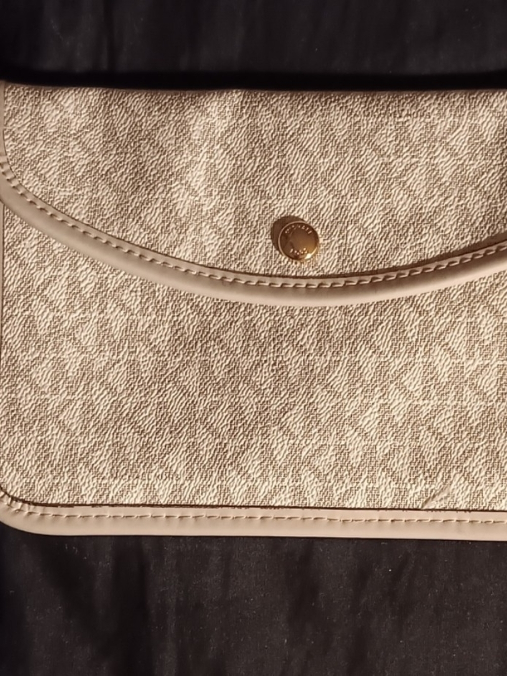 Michael Kors Beige & White Women's Wristlet Wallet Pouch with Gold Accent